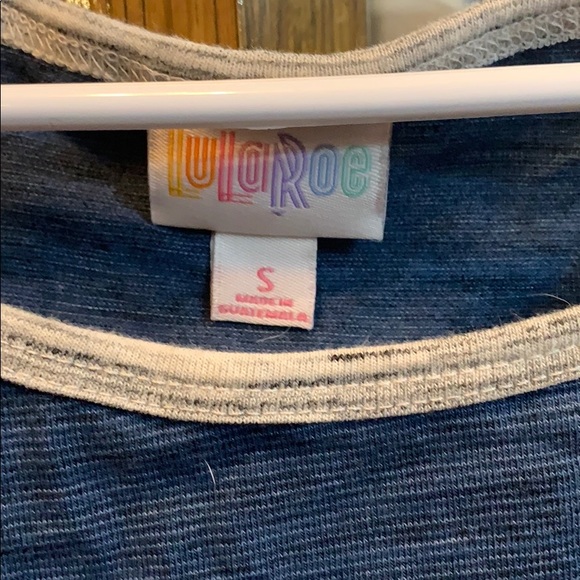 LuLaRoe classic t - Picture 2 of 4